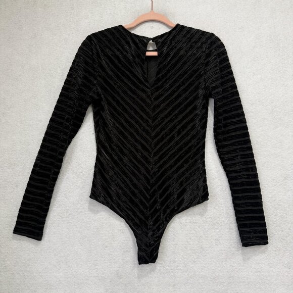 Lulus Bodysuit Womens Medium Black Velvet Burnout Long Sleeve Snap Chevron Mesh - Picture 8 of 9
